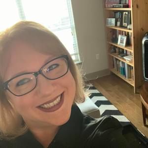 Meet your Posher, Laura